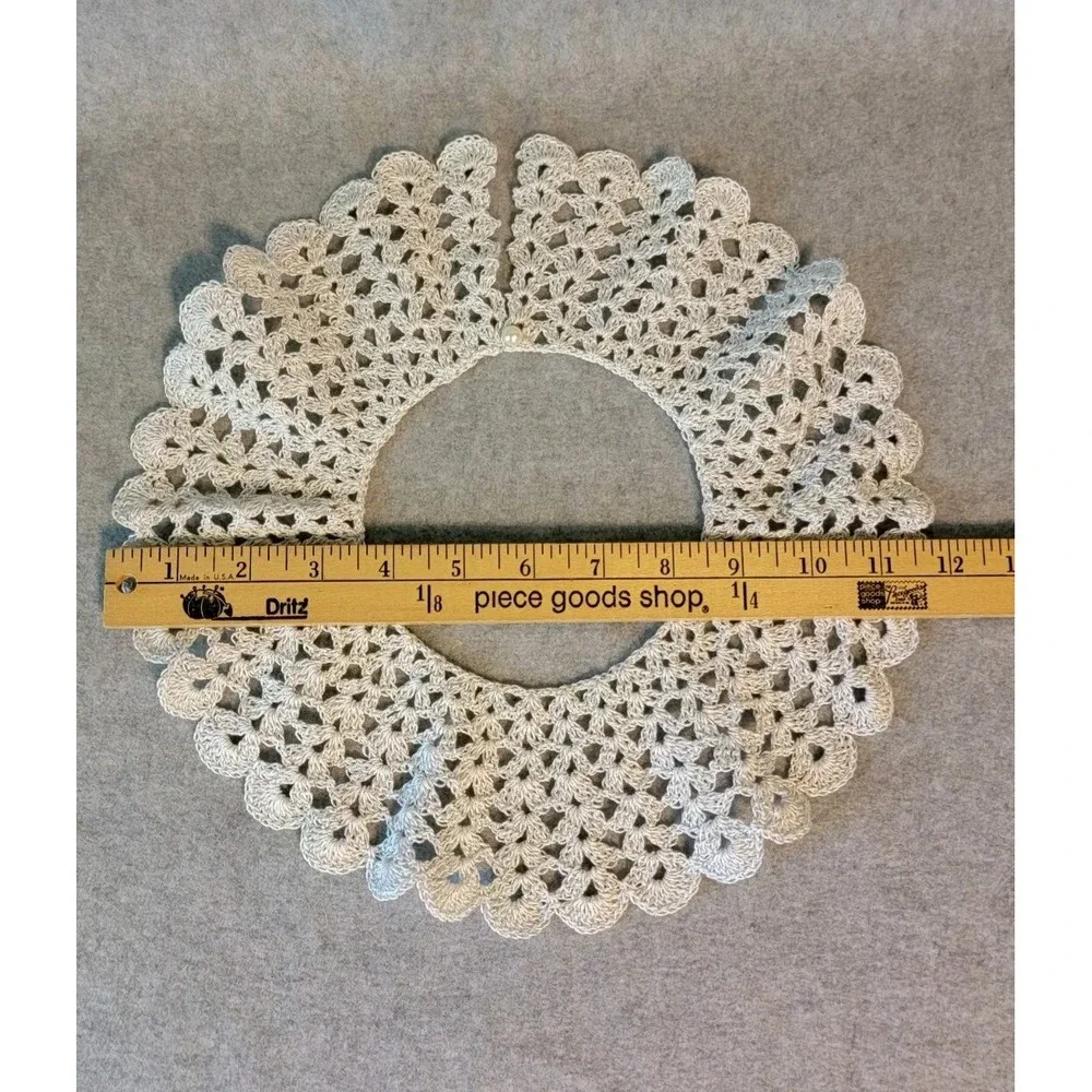 Vintage Silver Shimmer Scalloped Edge Crochet Lace Button Collar Handmade